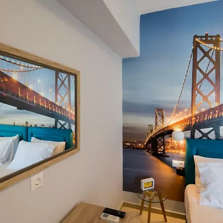 Christina's Luxury Retimno