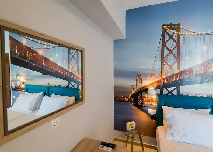 Christina's Luxury Retimno